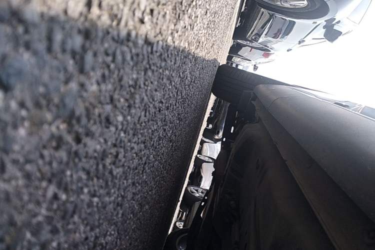 Used Buick Envision 2021 Encore Plus 652T Five-Seat Luxury Model Right Side Sill