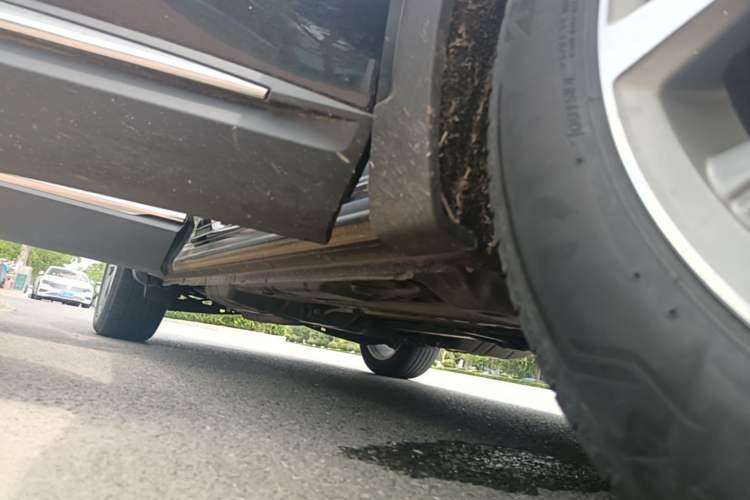 Used Buick Envision 2021 Encore Plus 652T Five-Seat Elite Model Right Side Sill