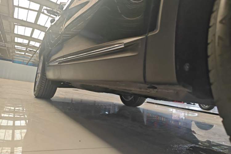 Used Buick Envision 2021 Encore Plus 652T Five-Seat Luxury Model Right Side Sill