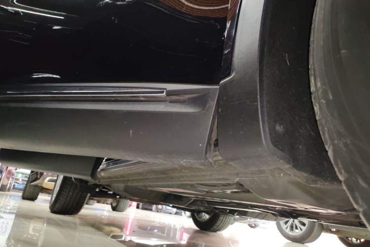 Used Buick Envision 2021 Encore Plus 652T Five-Seat Luxury Model Right Side Sill