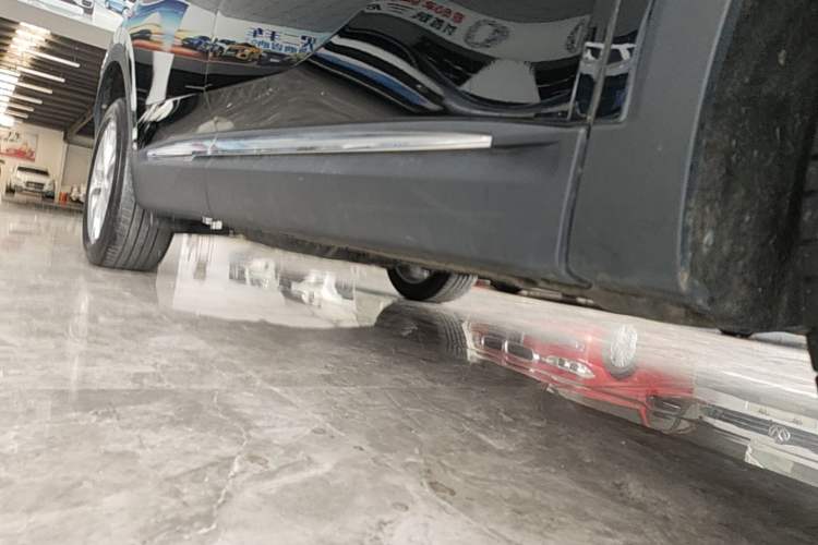 Used Buick Envision 2021 Encore Plus 652T Five-Seat Luxury Model Right Side Sill