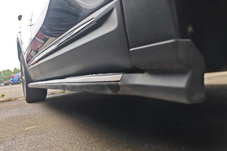 Used Buick Envision 2021 Encore Plus 652T Five-Seat Luxury Model Right Side Sill