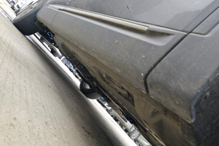 Used Buick Envision 2021 Encore Plus 652T Five-Seat Luxury Model Right Side Sill