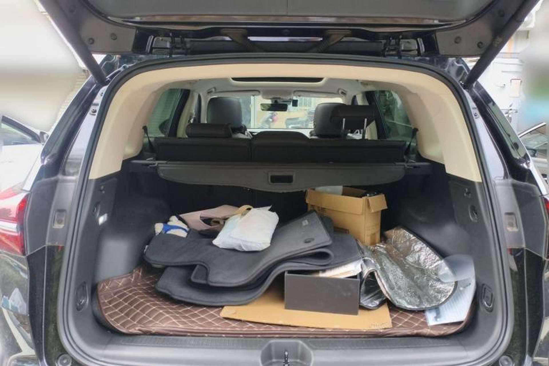 Used Buick Envision 2021 Encore Plus 652T Five-Seat All-Wheel-Drive Luxury Model Trunk