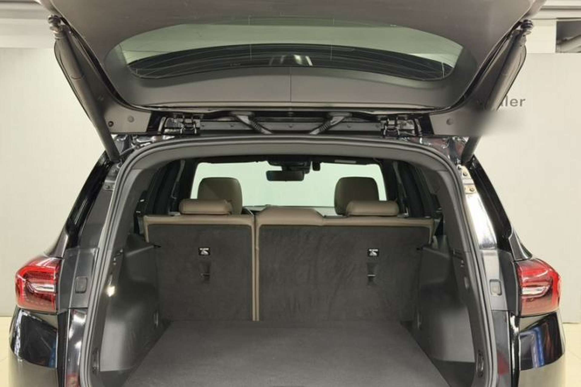 Used Buick Envision 2021 Encore Plus 652T Five-Seat Luxury Model Trunk