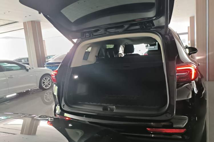 Used Buick Envision 2021 Encore Plus 652T Five-Seat Luxury Model Trunk