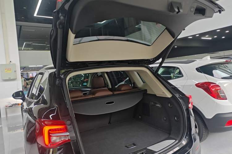 Used Buick Envision 2021 532T Two-Wheel-Drive Luxury Version Trunk