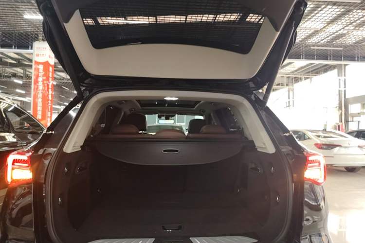 Used Buick Envision 2021 532T Two-Wheel-Drive Luxury Version Trunk