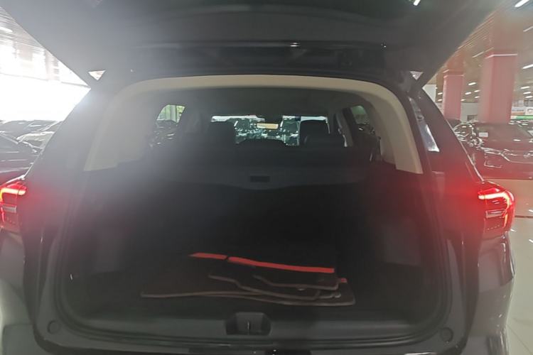 Used Buick Envision 2021 Encore Plus 652T Five-Seat All-Wheel-Drive Luxury Model Trunk