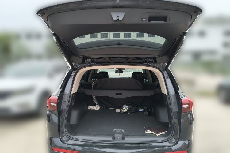 Used Buick Envision 2021 Encore Plus 652T Five-Seat All-Wheel-Drive Luxury Model Trunk