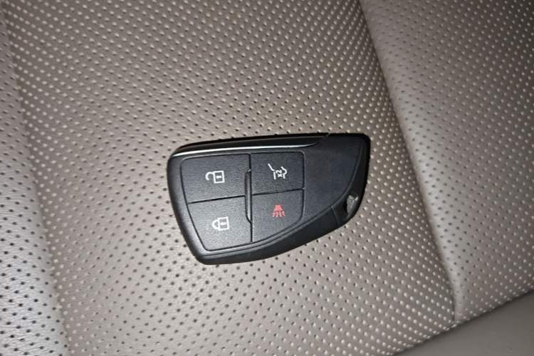 Used Buick Envision 2021 Encore Plus 652T Five-Seat Luxury Model Vehicle Key
