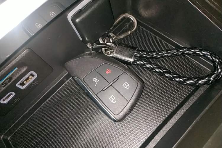 Used Buick Envision 2021 Encore Plus 652T Five-Seat Luxury Model Vehicle Key