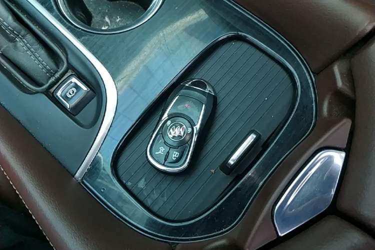 Used Buick Envision 2021 532T Two-Wheel-Drive Luxury Version Vehicle Key