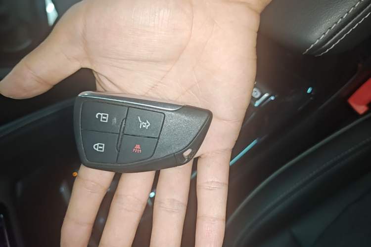 Used Buick Envision 2021 Encore Plus 652T Five-Seat All-Wheel-Drive Luxury Model Vehicle Key