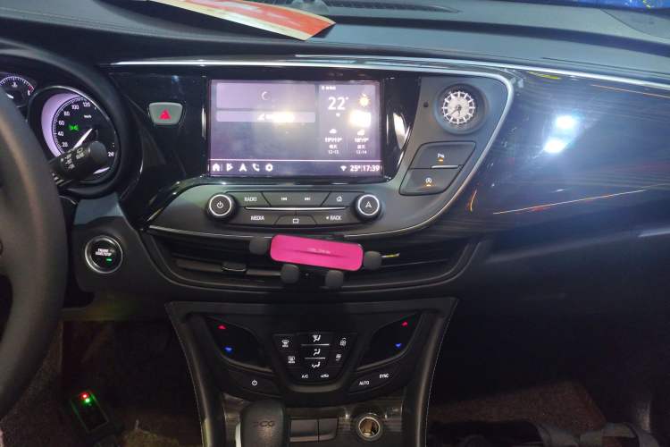 Used Buick Envision 2021 532T Two-Wheel-Drive Leading Version Audio And AC Panel