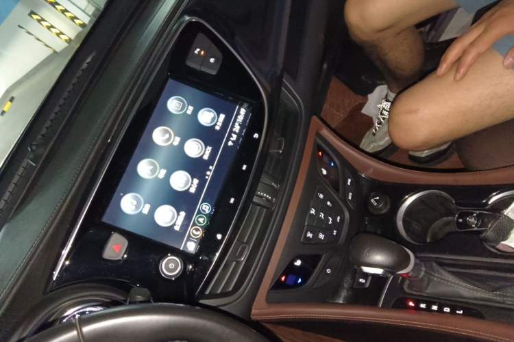 Used Buick Envision 2021 532T Two-Wheel-Drive Elite Version Audio And AC Panel