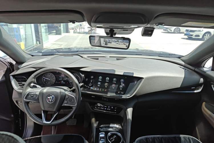 Used Buick Envision 2021 Encore Plus 652T Five-Seat Luxury Model Center Console