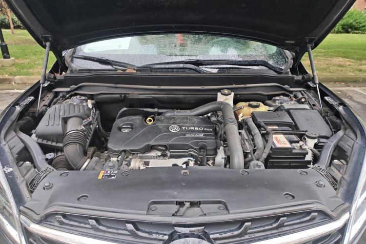 Used Buick Envision 2021 532T Two-Wheel-Drive Elite Version Engine Bay