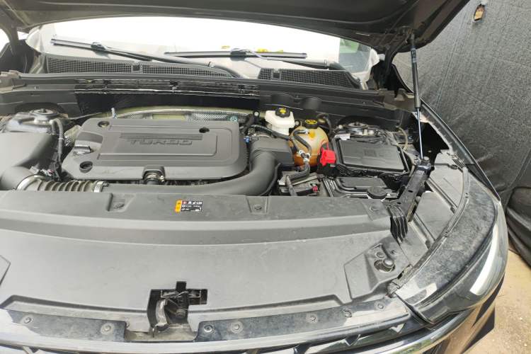 Used Buick Envision 2021 Encore Plus 652T Five-Seat Luxury Model Engine Bay Left