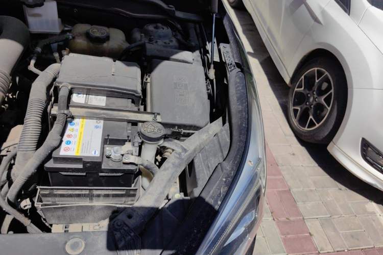 Used Buick Envision 2021 532T Two-Wheel-Drive Leading Version Engine Bay Left