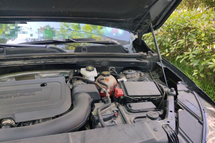 Used Buick Envision 2021 Encore Plus 652T Five-Seat All-Wheel-Drive Luxury Model Engine Bay Left