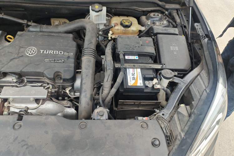 Used Buick Envision 2021 532T Two-Wheel-Drive Elite Version Engine Bay Left