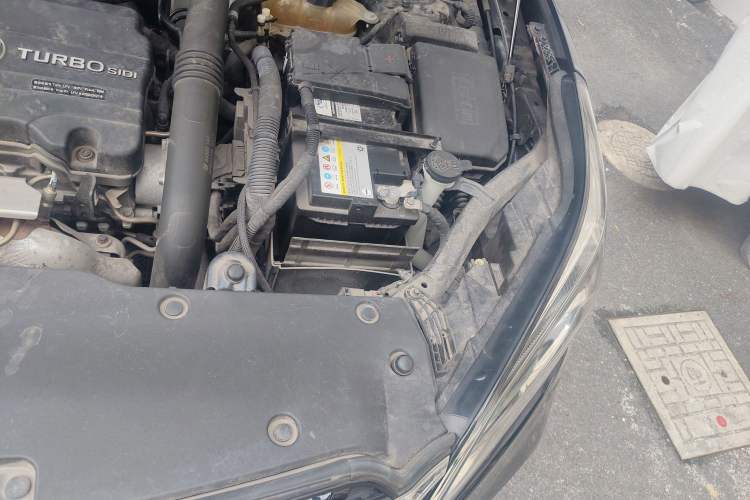 Used Buick Envision 2021 532T Two-Wheel-Drive Elite Version Engine Bay Left