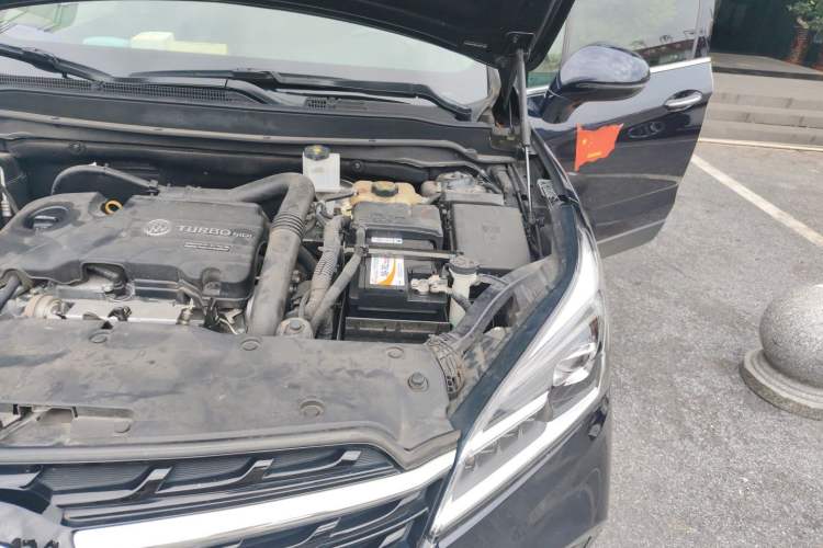 Used Buick Envision 2021 532T Two-Wheel-Drive Elite Version Engine Bay Left