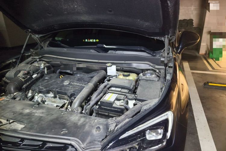 Used Buick Envision 2021 532T Two-Wheel-Drive Luxury Version Engine Bay Left