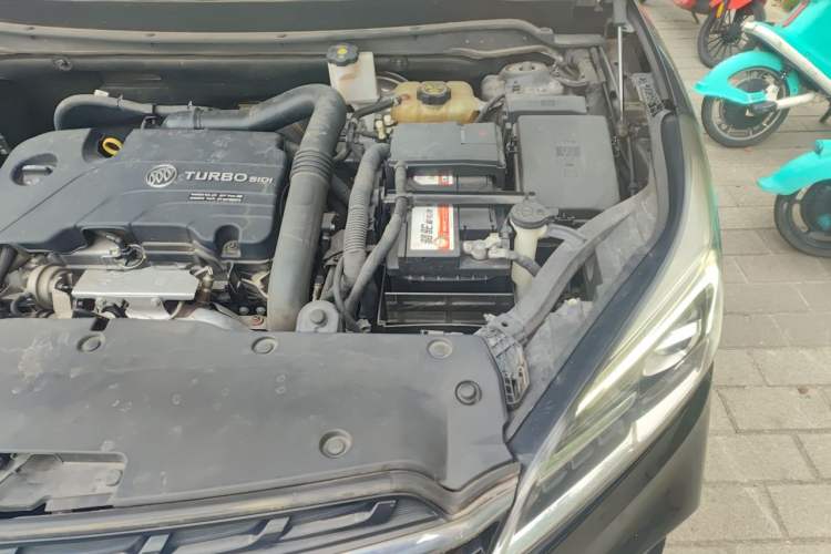 Used Buick Envision 2021 532T Two-Wheel-Drive Luxury Version Engine Bay Left