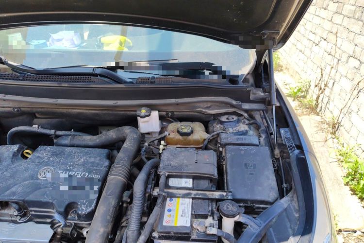 Used Buick Envision 2021 532T Two-Wheel-Drive Elite Version Engine Bay Left