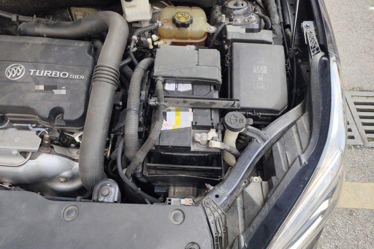 Used Buick Envision 2021 532T Two-Wheel-Drive Elite Version Engine Bay Left