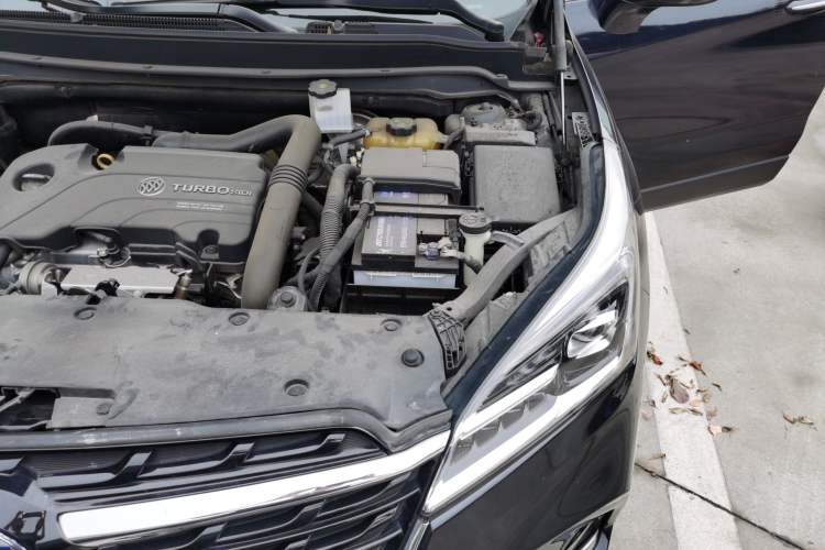 Used Buick Envision 2021 532T Two-Wheel-Drive Elite Version Engine Bay Left