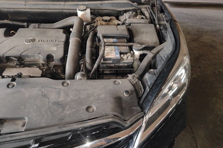 Used Buick Envision 2021 532T Two-Wheel-Drive Elite Version Engine Bay Left