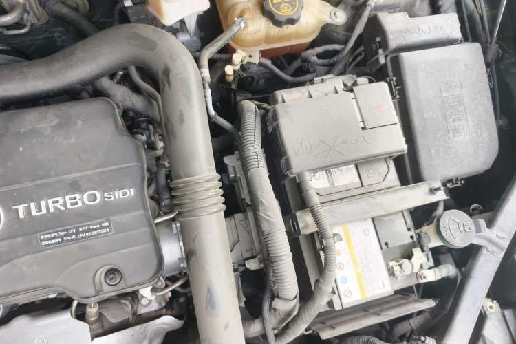 Used Buick Envision 2021 532T Two-Wheel-Drive Luxury Version Engine Bay Left