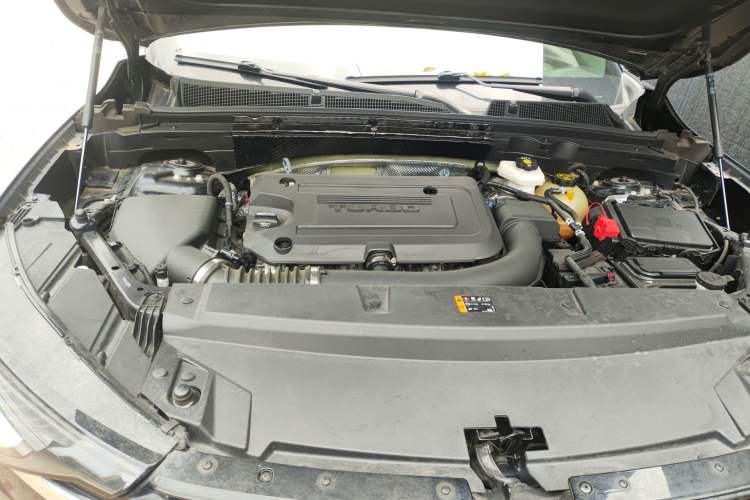 Used Buick Envision 2021 Encore Plus 652T Five-Seat Luxury Model Engine Bay Right