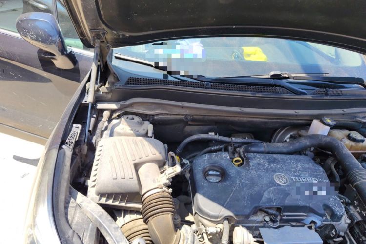 Used Buick Envision 2021 532T Two-Wheel-Drive Elite Version Engine Bay Right