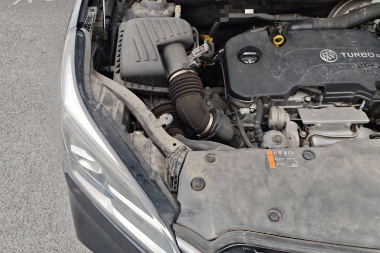 Used Buick Envision 2021 532T Two-Wheel-Drive Elite Version Engine Bay Right