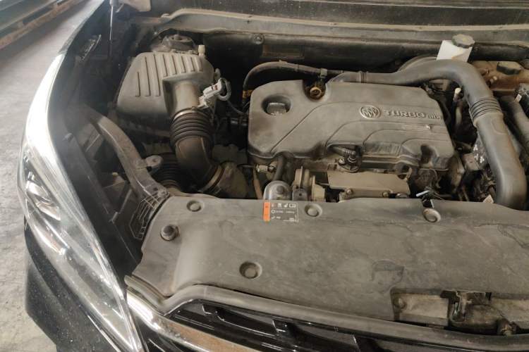 Used Buick Envision 2021 532T Two-Wheel-Drive Elite Version Engine Bay Right