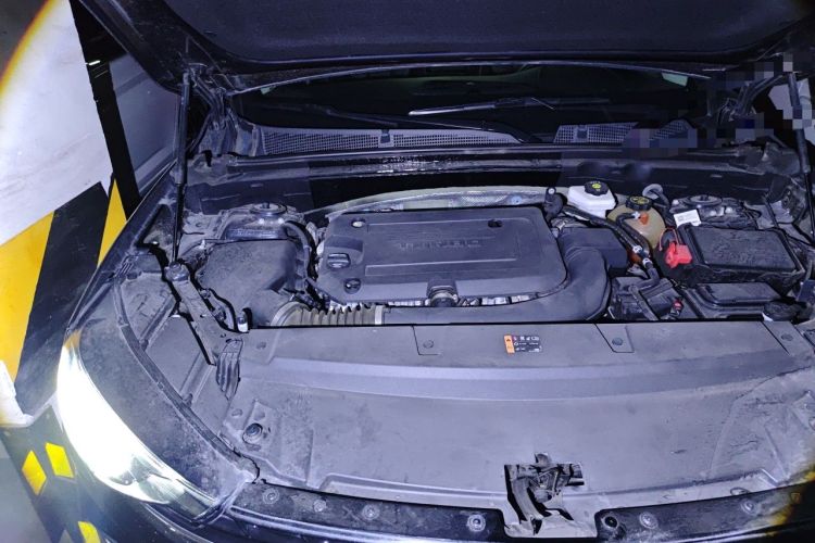 Used Buick Envision 2021 Encore Plus 652T Five-Seat All-Wheel-Drive Luxury Model Engine Bay Right