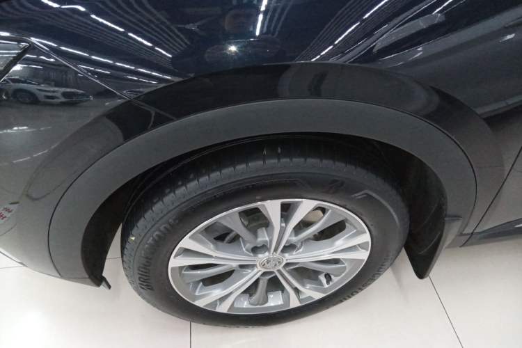 Used Buick Envision 2021 Encore Plus 652T Five-Seat Luxury Model Exterior 4