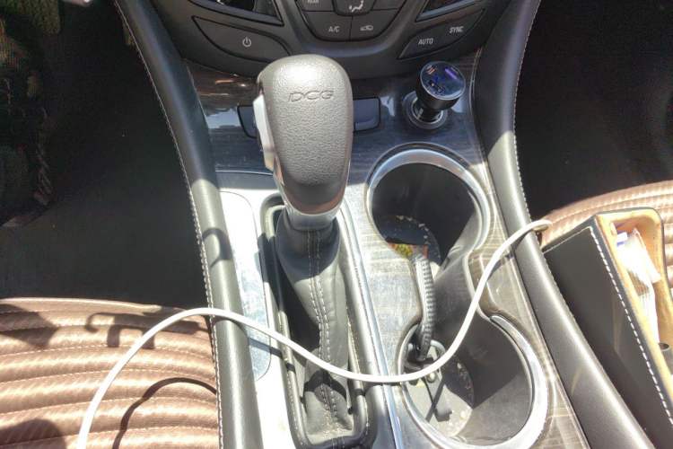 Used Buick Envision 2021 532T Two-Wheel-Drive Leading Version Gear Lever