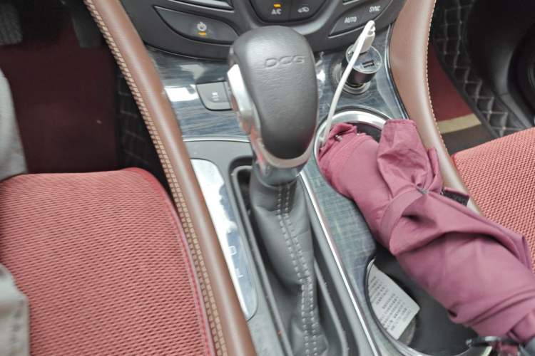 Used Buick Envision 2021 532T Two-Wheel-Drive Elite Version Gear Lever