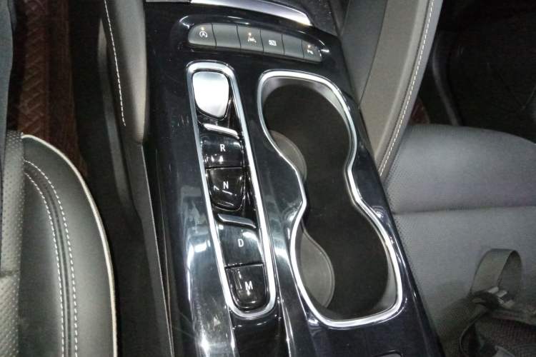 Used Buick Envision 2021 Encore Plus 652T Five-Seat Luxury Model Gear Lever