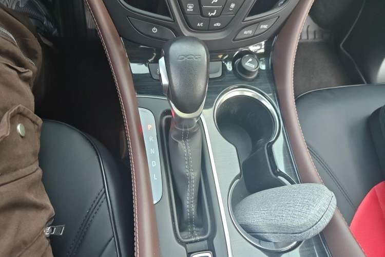 Used Buick Envision 2021 532T Two-Wheel-Drive Elite Version Gear Lever