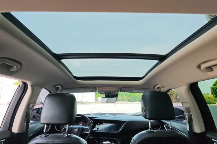 Used Buick Envision 2021 Encore Plus 652T Five-Seat Luxury Model Headliner