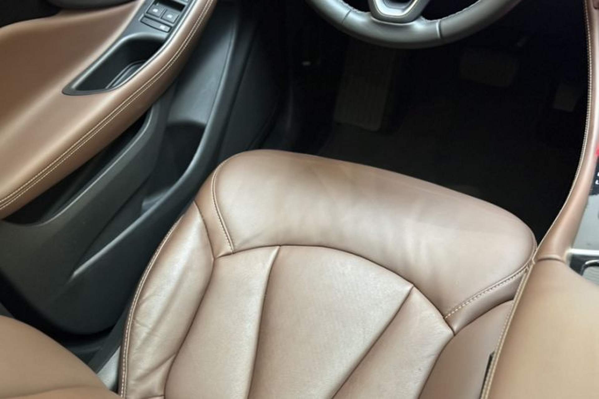 Used Buick Envision 2021 532T Two-Wheel-Drive Elite Version Interior 10
