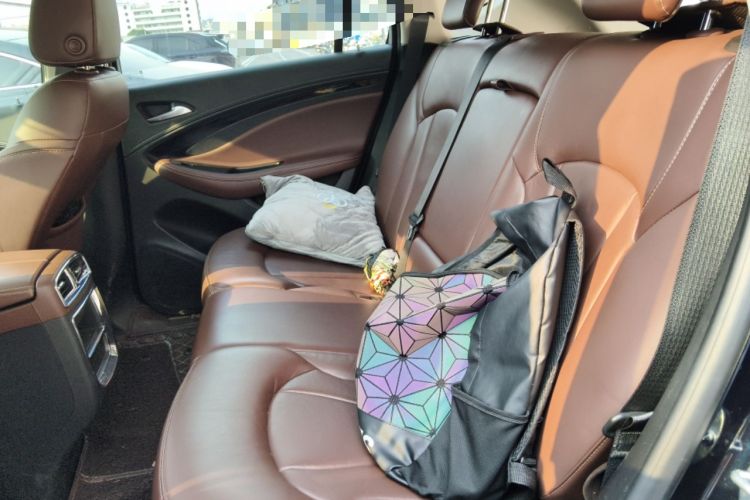 Used Buick Envision 2021 532T Two-Wheel-Drive Elite Version Interior 4