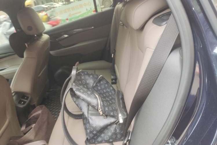Used Buick Envision 2021 Encore Plus 652T Five-Seat Luxury Model Interior 4