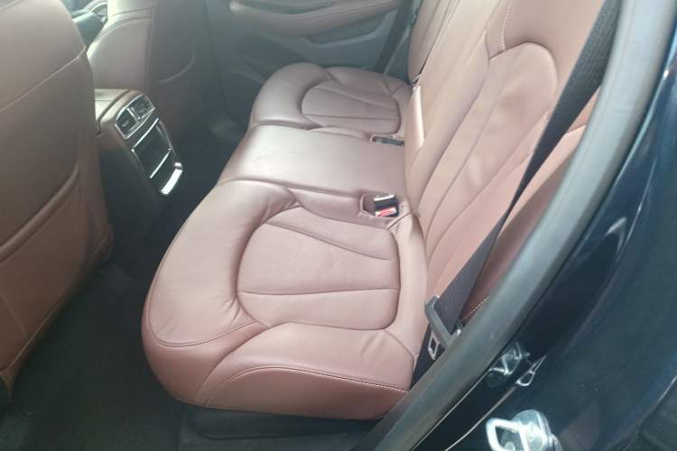 Used Buick Envision 2021 532T Two-Wheel-Drive Elite Version Interior 4